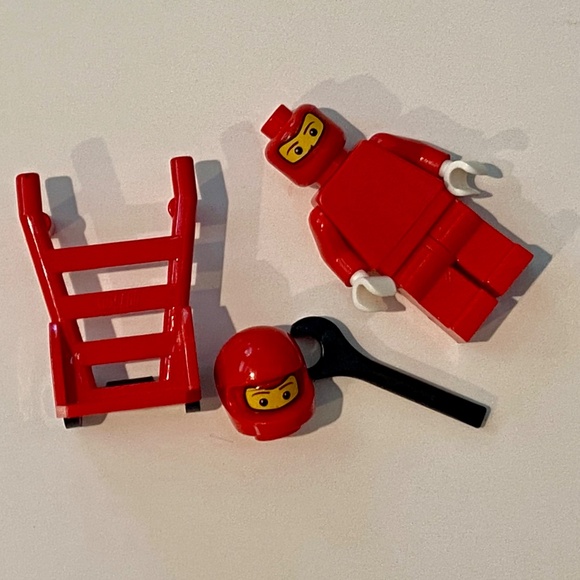 VTG LEGO Mini Figure Ferrari Race Car Pit Crew Dolly Wrench Head Mini fig rac046 - Picture 2 of 7